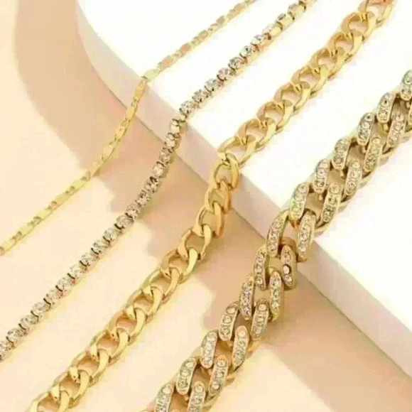 New 4 Pcs Set Gold-Tone Bracelet Set: Versatile Collection of Gold-Tone - Picture 1 of 4